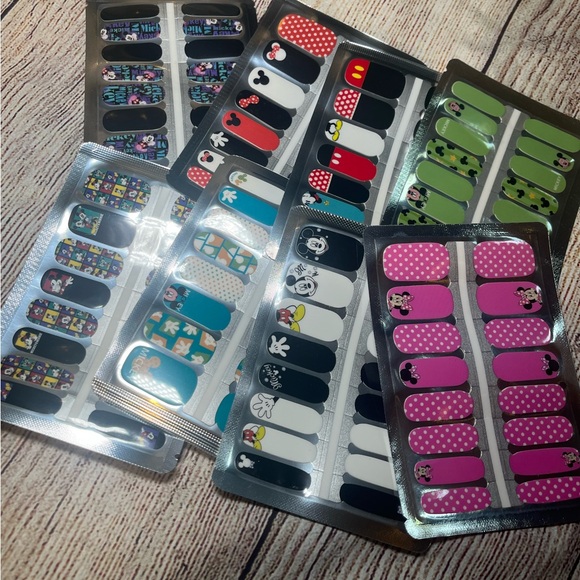 8 PCs Disney Mickey Real Nail Polish Strips Set of 7 NEW - Picture 1 of 4